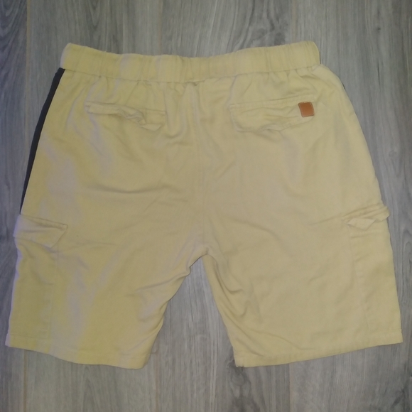 🩳♧Large Tan Khacki Cargo Draw String Shorts♧🩳 - Picture 2 of 5